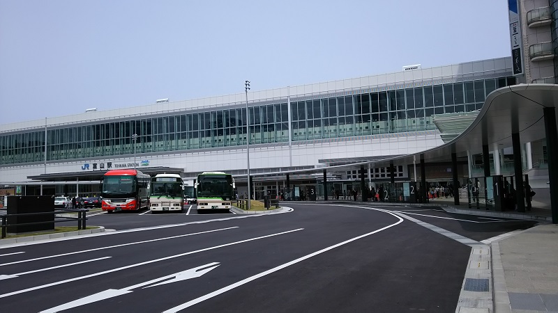 富山駅