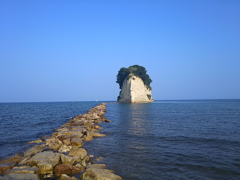 見附島