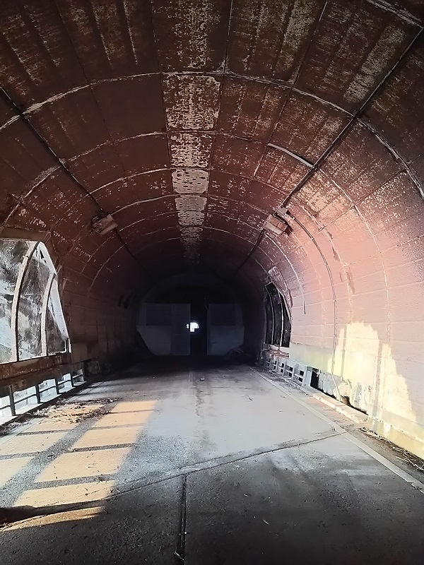 幸せのトンネル