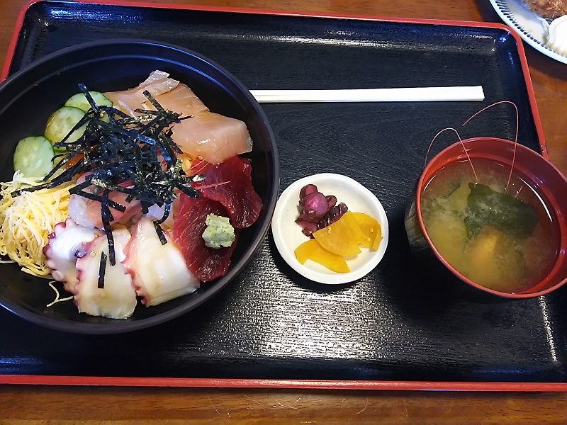 海鮮丼