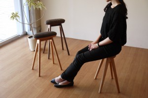 富山家具屋　Stool　無垢材