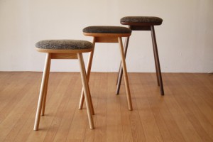 富山家具屋　Stool　無垢材