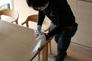 PSマット ミヤモト家具スタッフの型取りによる、綺麗な仕上がりと丁寧で確実な設置 (2)
