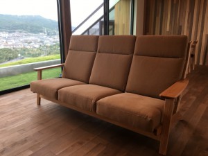 ハイバックソファ　富山家具　ミヤモト家具　ナガノインテリア工業