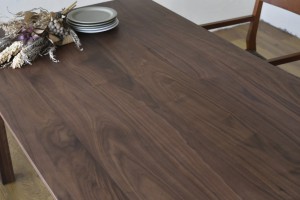 富山家具　ミヤモト家具　ダイニングテーブル　無垢材