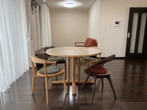 ダイニングテーブル　おしゃれ　富山　円卓