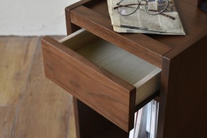 ナイトテーブル　富山　家具　オシャレ