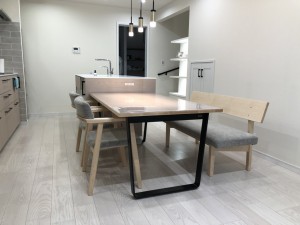 富山　家具　ダイニングテーブル　アイアン脚　オシャレ