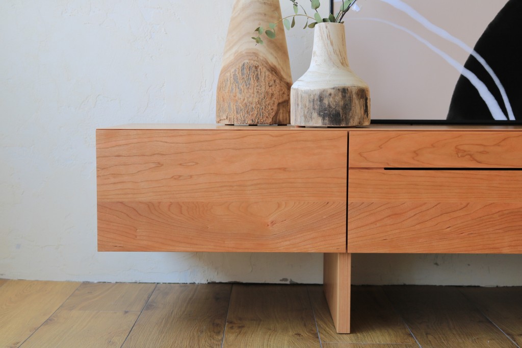 ナンバー１のテレビボード