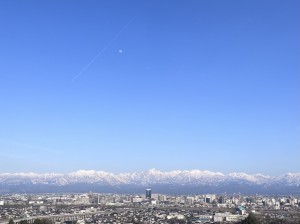 富山　家具　おしゃれ　山