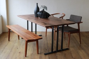 富山　家具　テーブル　スチール脚　おしゃれ