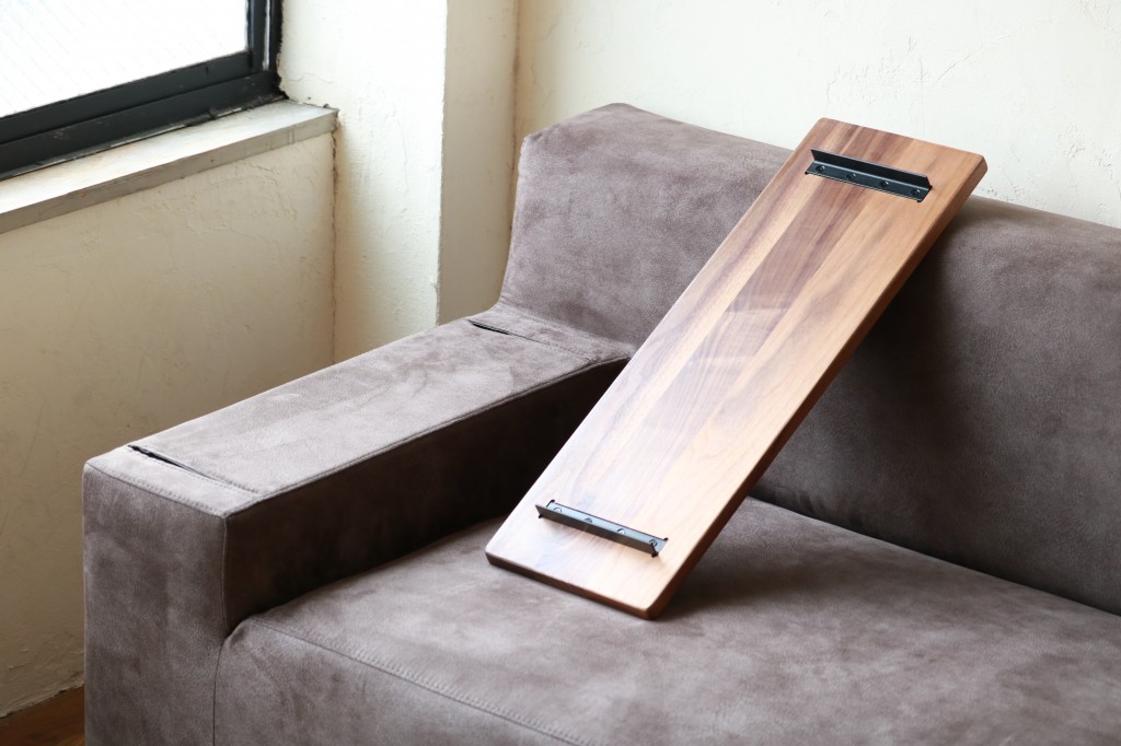 アームの無垢材は着脱可能