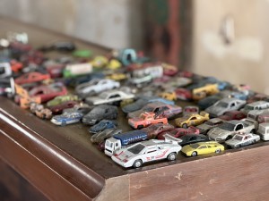 ミヤモト家具　秘密基地　車