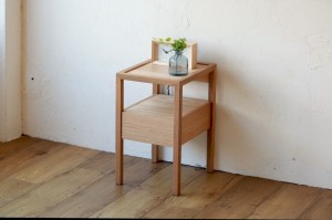 富山　家具　ナイトテーブル