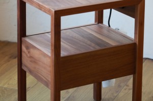 富山　家具　ナイトテーブル