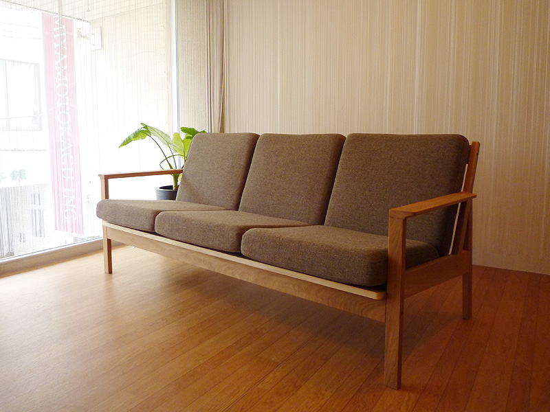 Tolime Sofa