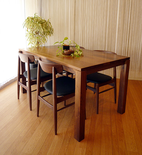 Dining Table ‐010