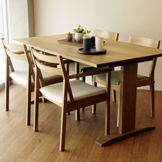 Trunk Plus Dining table