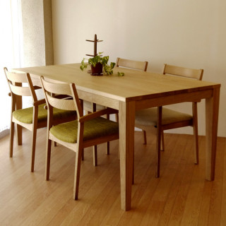 Feel Dining table