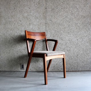 Chair – 048