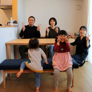 M様。幸せそうな素敵な笑顔に癒されました！お邪魔した私が元気を頂き、また頑張ろうと思えました。田村共々、どうぞこれからも宜しくお願いします！宮本