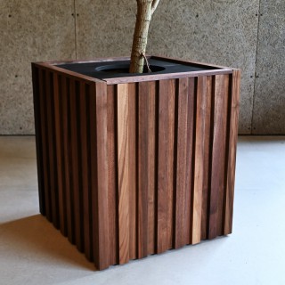 BASE-SOLID WOOD PLANTER