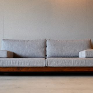 Still Solid Line sofa