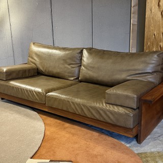 Still Solid Line Sofa