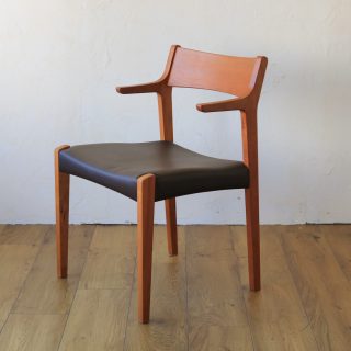 Chair – 072