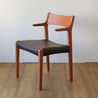 Chair – 072