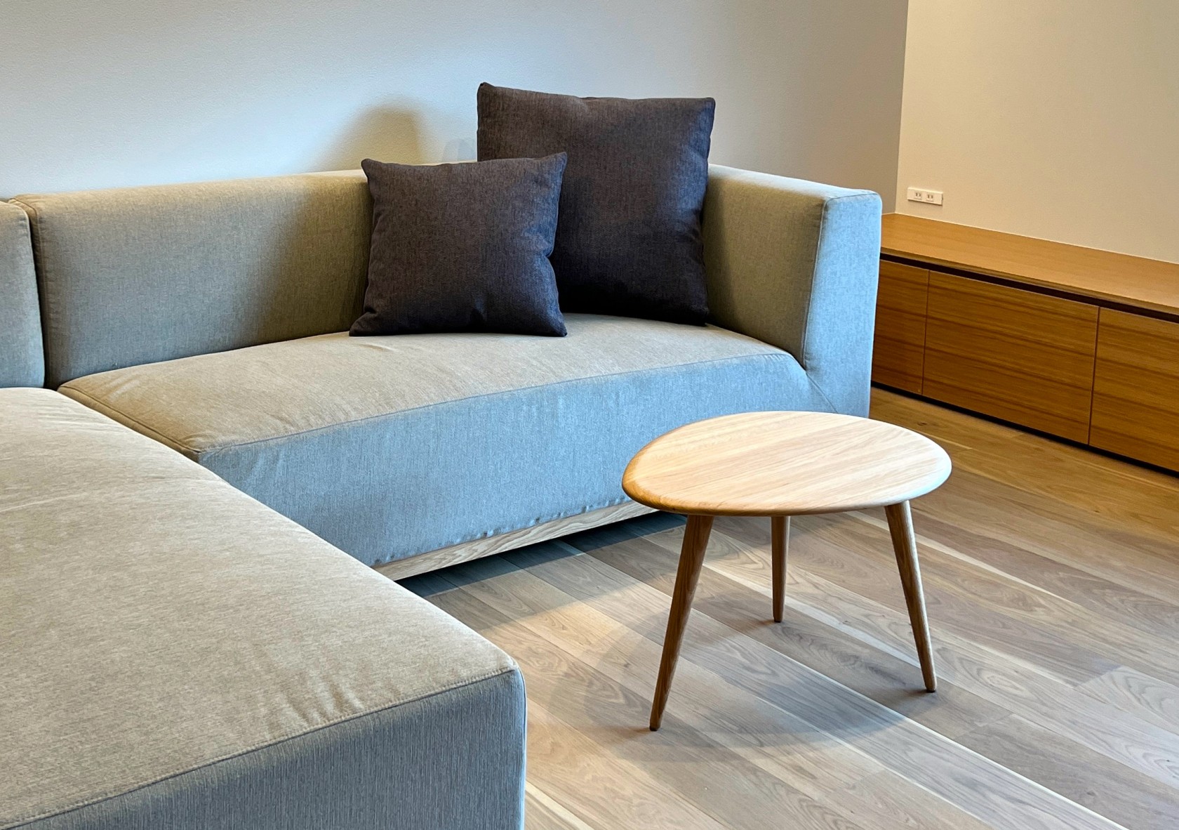 Side Table – 025