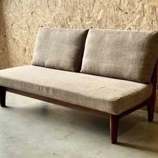 Kuzuha Dining Sofa