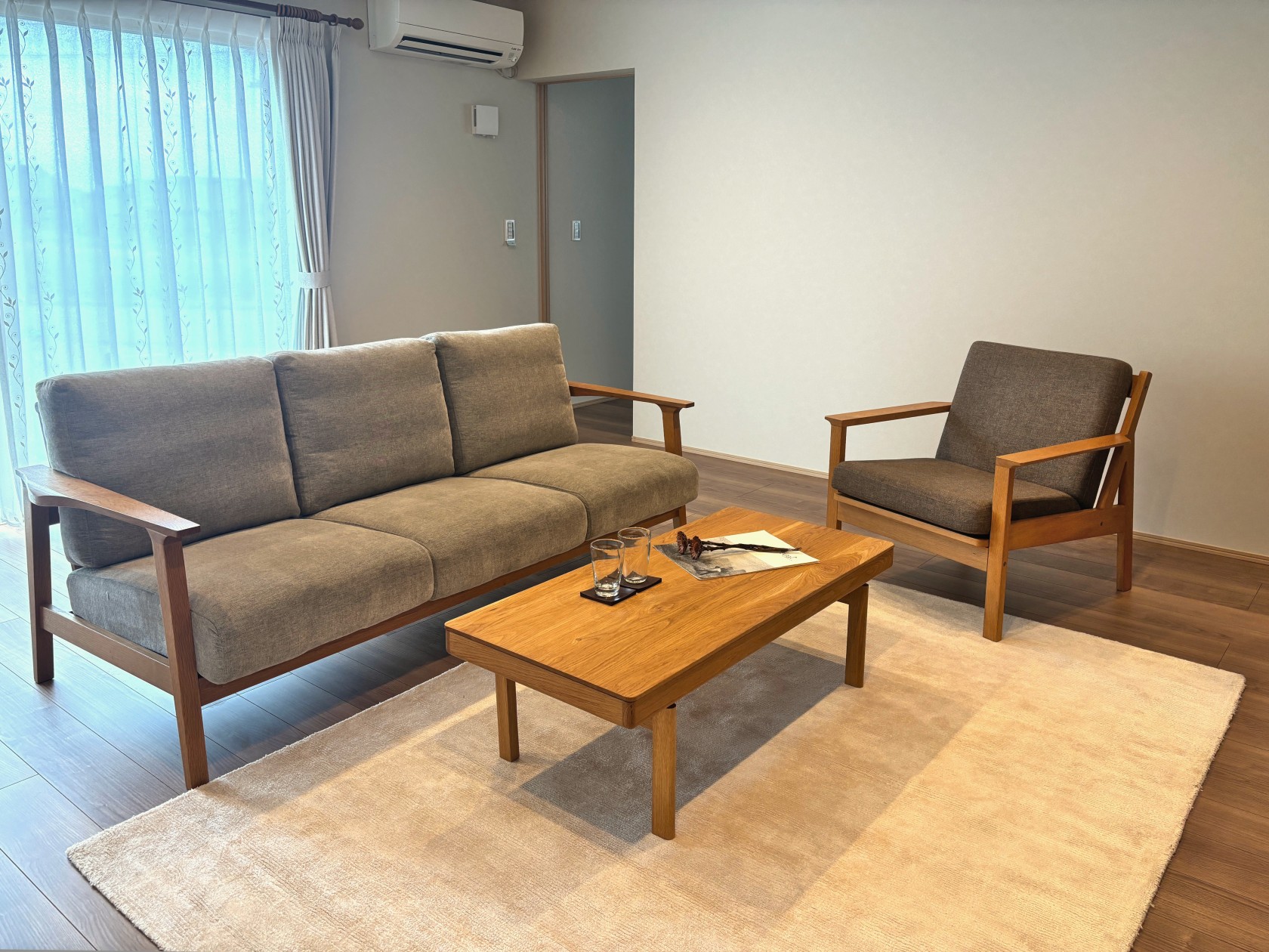 レンタル家具　おしゃれ　富山　無垢材　ミヤモト家具　完成見学会