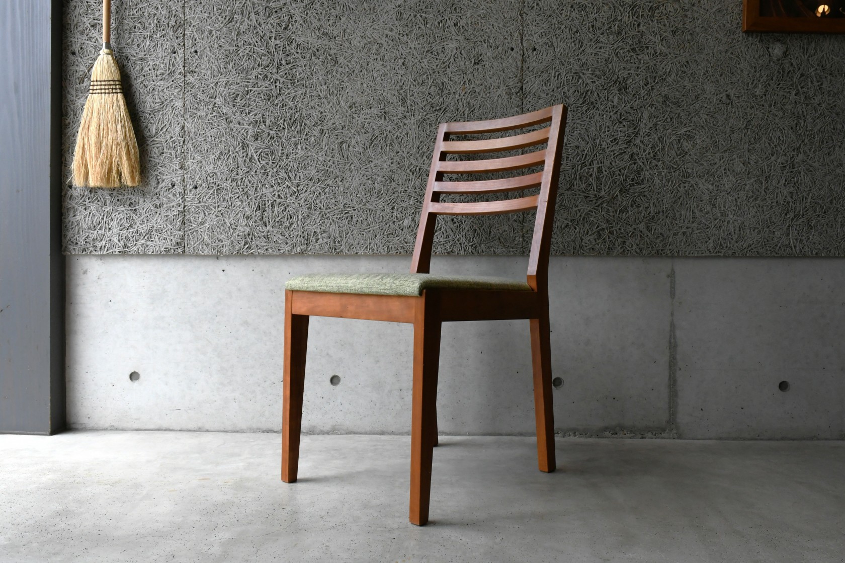 HS Chair