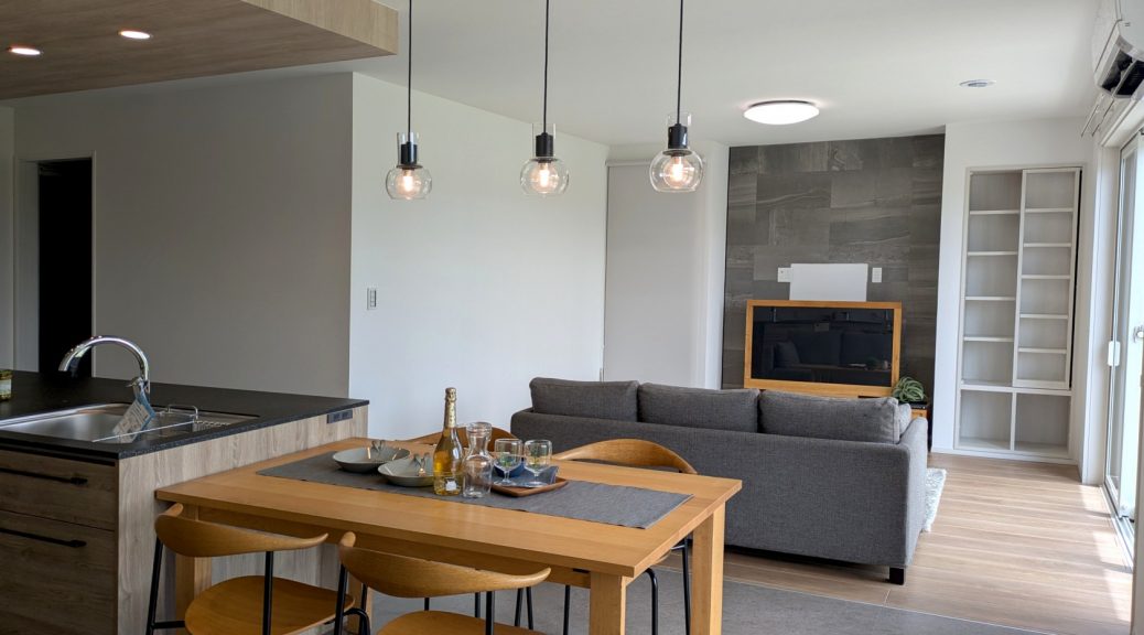 レンタル家具　おしゃれ　富山　無垢材　ミヤモト家具　完成見学会