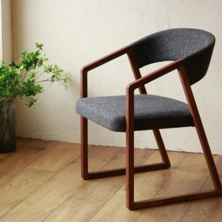 D Chair