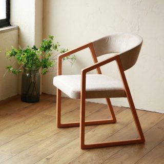 D Chair