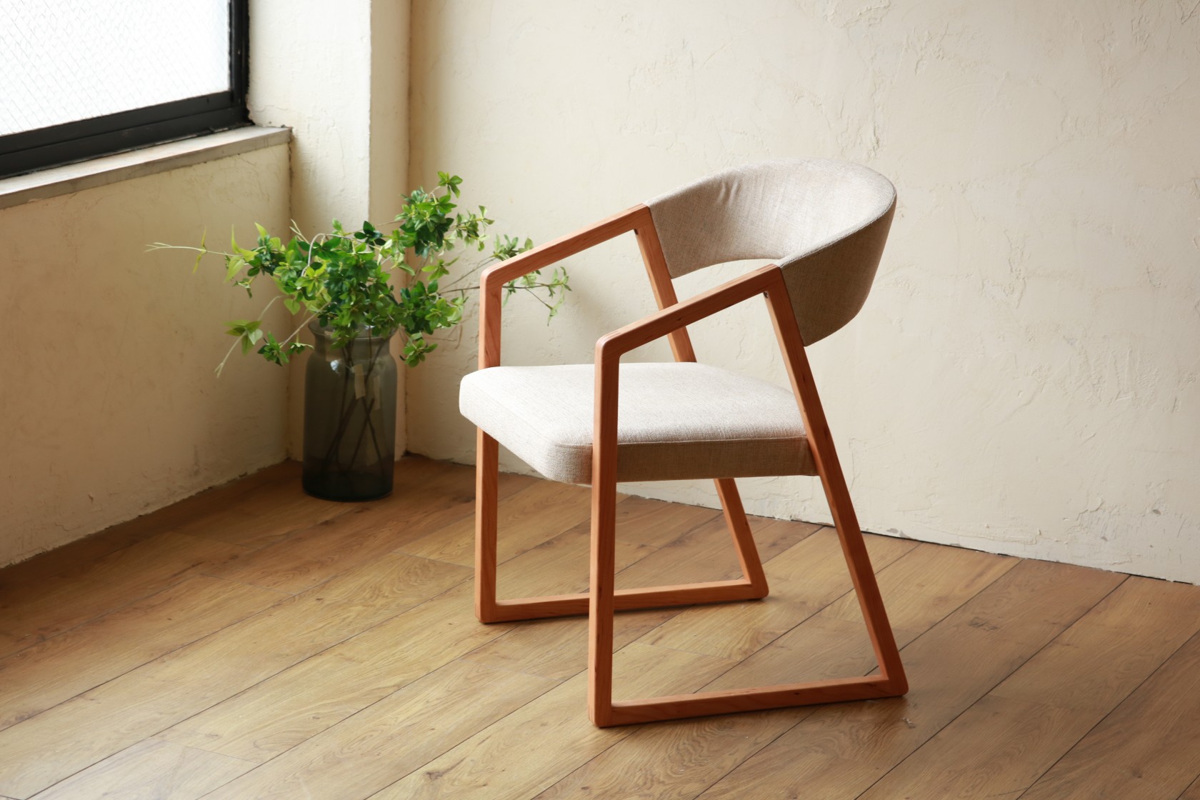 D Chair