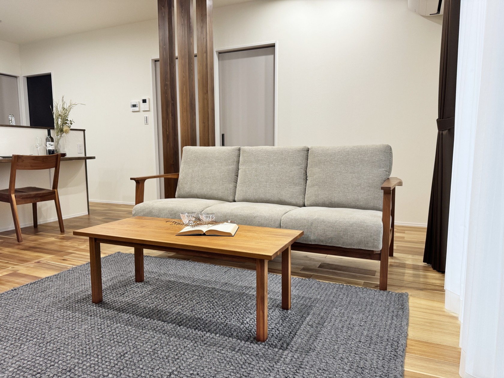 レンタル家具　おしゃれ　富山　無垢材　ミヤモト家具　完成見学会