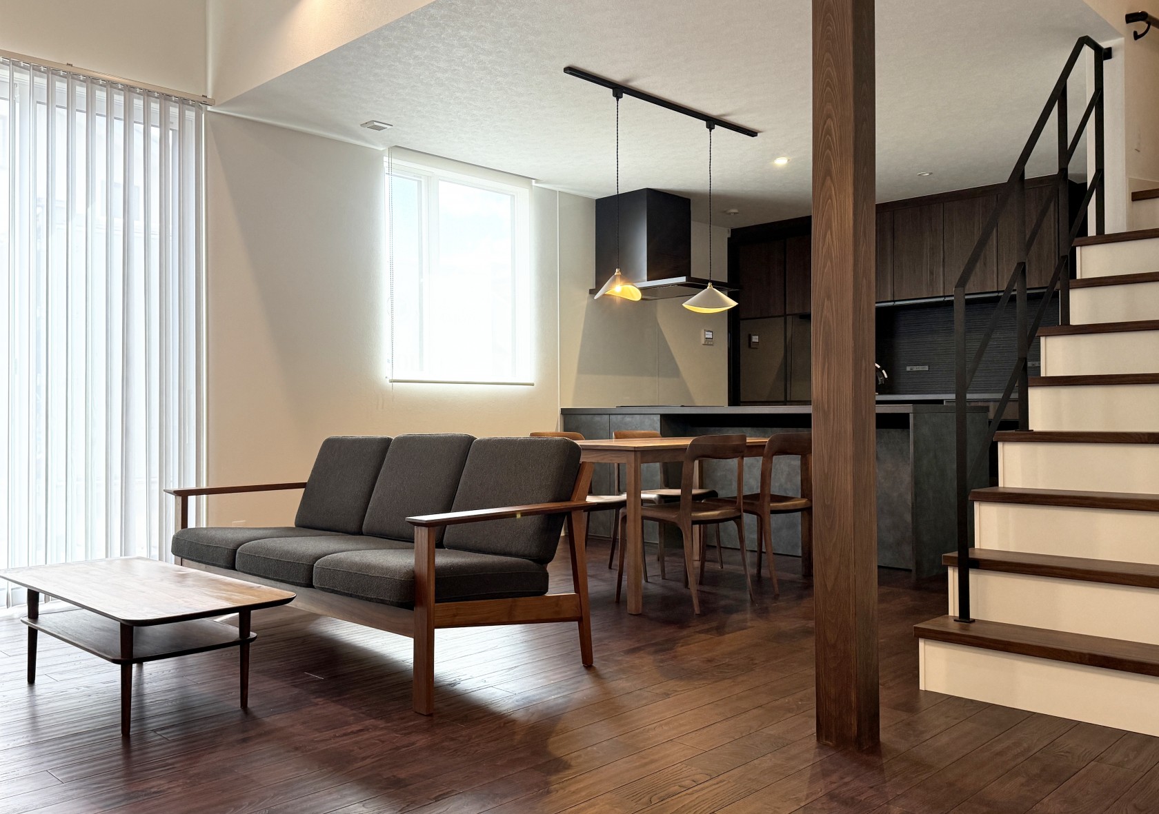 レンタル家具　おしゃれ　富山　無垢材　ミヤモト家具　完成見学会