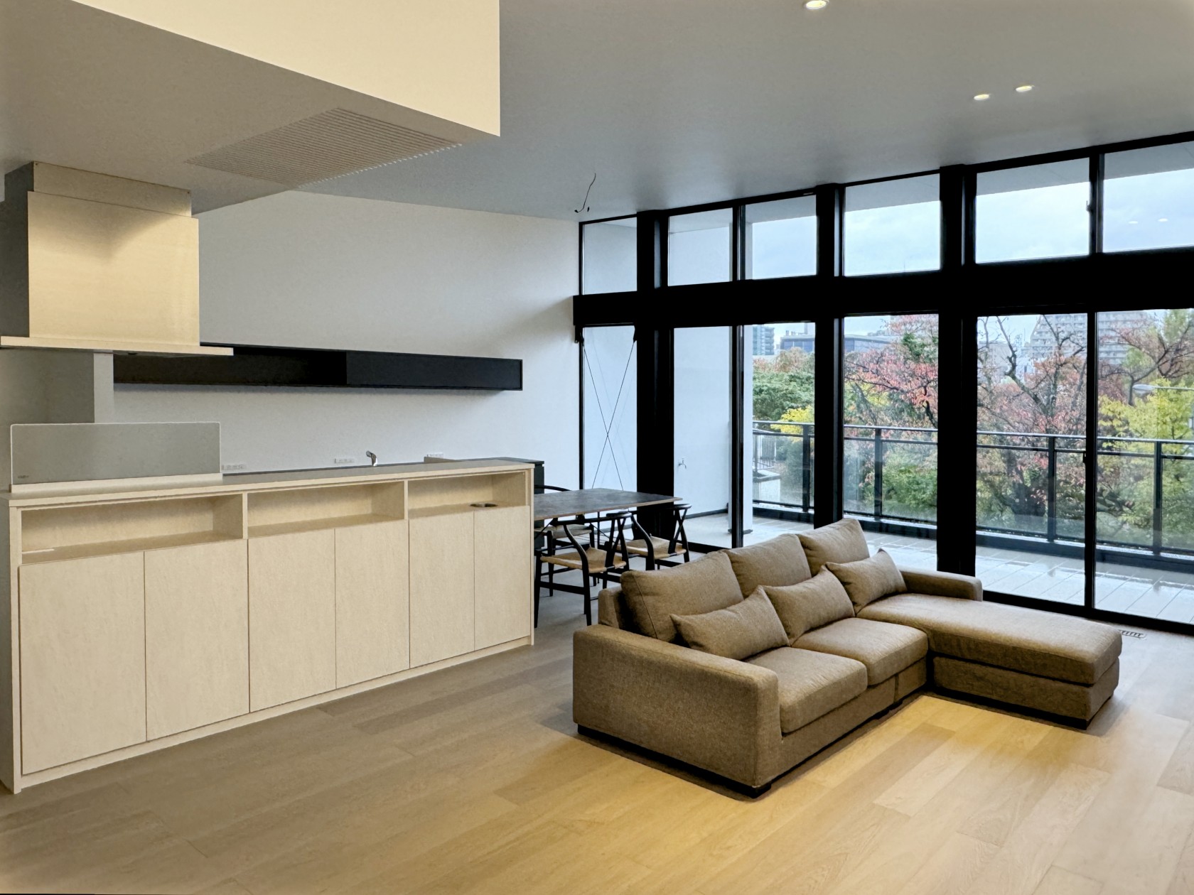 レンタル家具　おしゃれ　富山　無垢材　ミヤモト家具　完成見学会