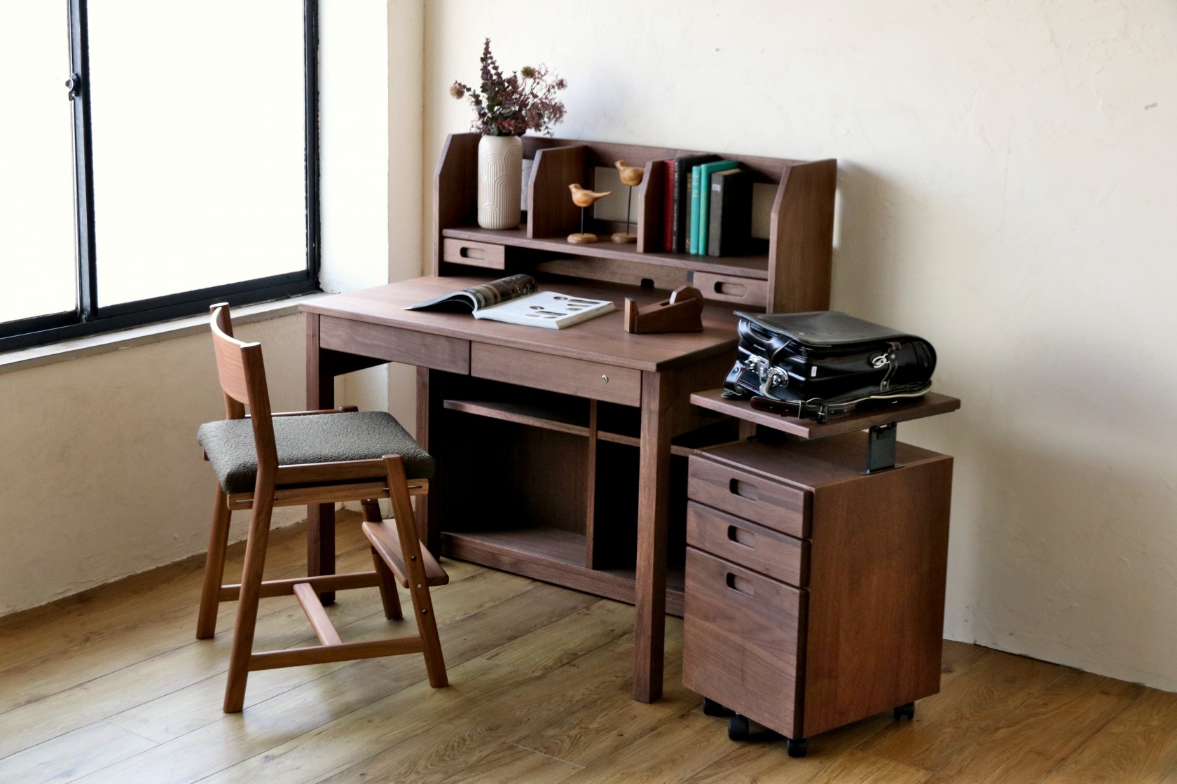 Desk – 025