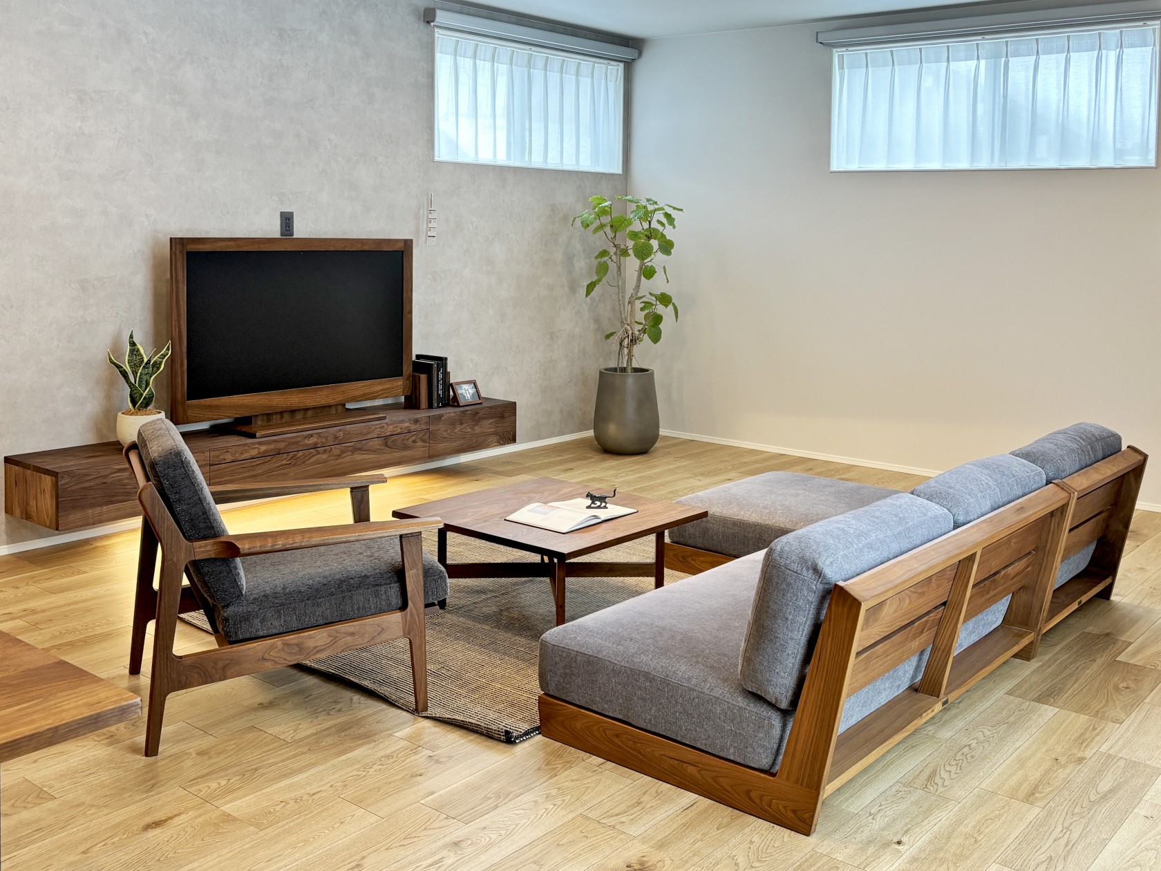 レンタル家具　おしゃれ　富山　無垢材　ミヤモト家具　完成見学会