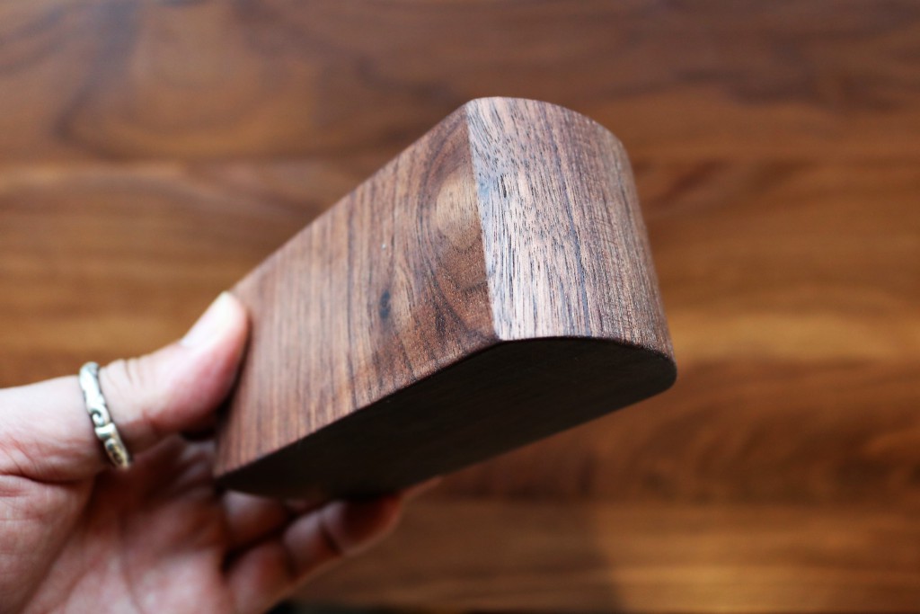 solid wallnut wood penstand   (10)