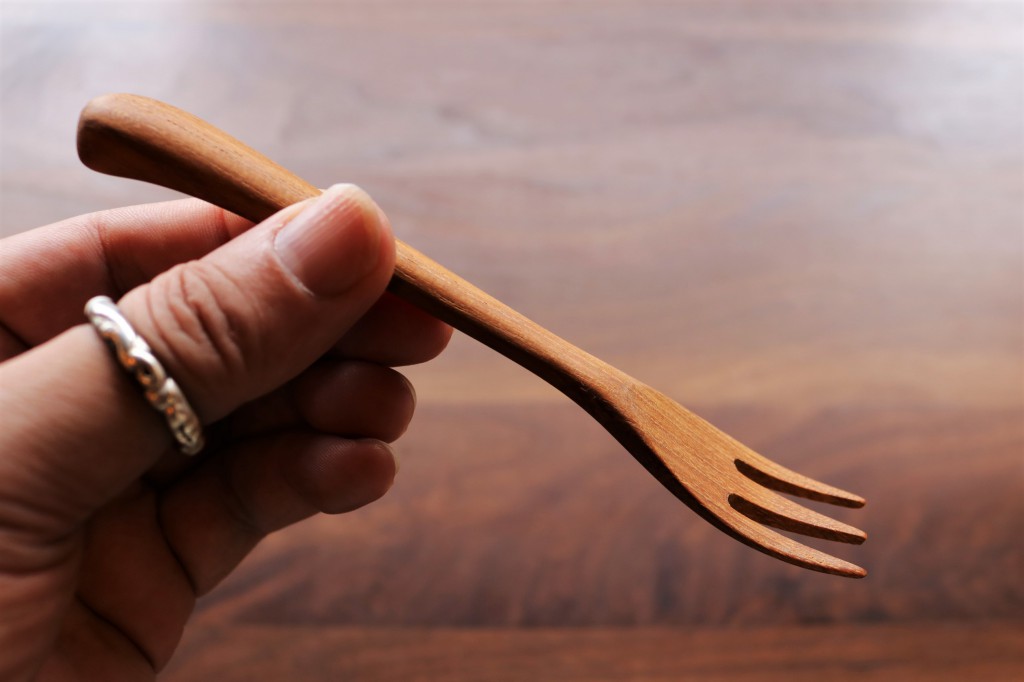 teak wood dessert  fork  (2)
